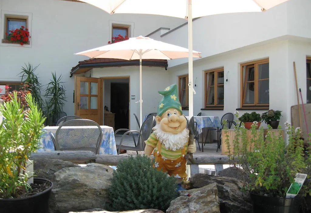 Messnerwirt Onach-1